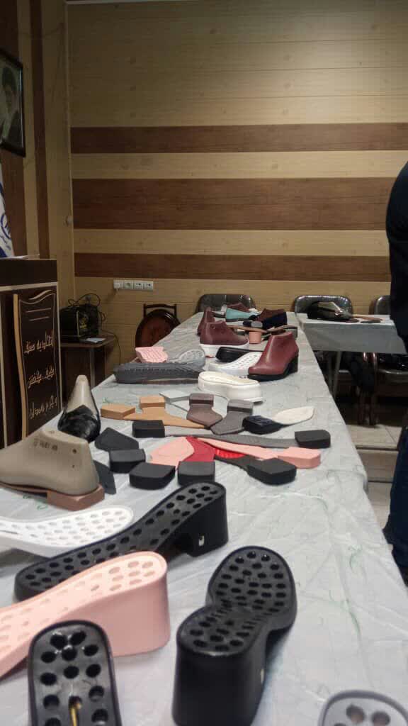 برپایی نمایشگاه زیره کفش در اتحادیه چرم همدان