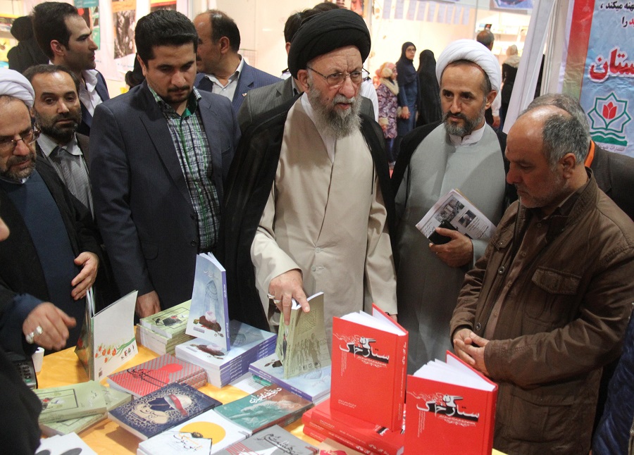 نمایشگاه کتاب گلستان به رشد متوازن استان کمک می کند